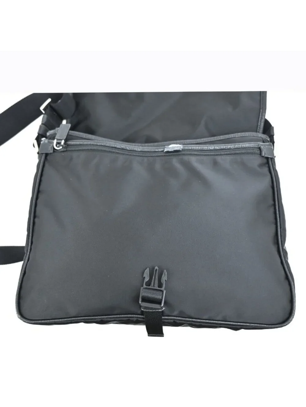 Prada Messenger Bag Black Nylon Saffiano